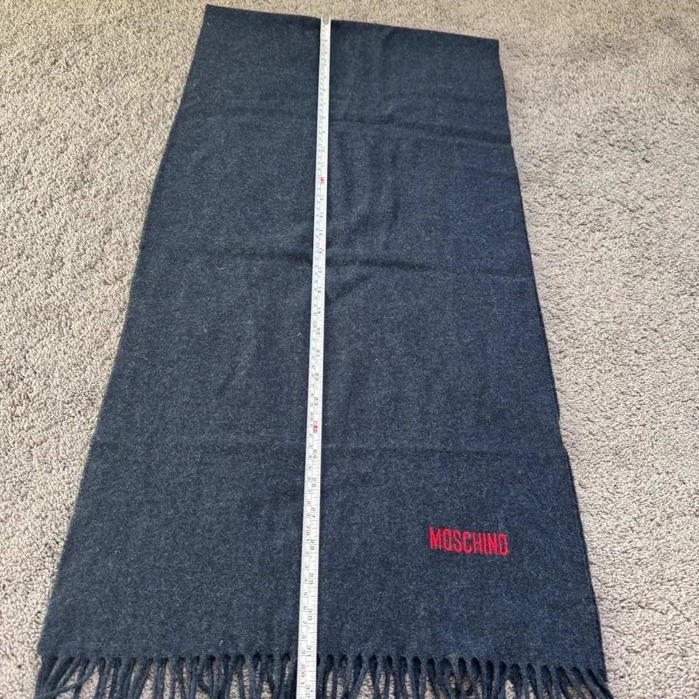 Moschino sophisticated scarf